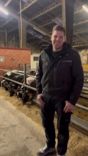 Frohe Weihnachten!🎄
Und Danke für den großen Andrang in der Vorweihnachtszeit und die Unterstützung im ganzen Jahr!🥰 Wir wünschen euch Guten Appetit und schöne Feiertage!🥂
Am 30.12.25 haben wir noch einmal von 12-17 Uhr geöffnet. Wir packen ein paar Rettertüten und ihr könnt euch noch etwas leckeres für Silvester holen!🍔🪅