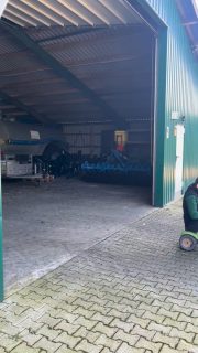 Da freut sich jemand über das neuste Gefährt auf dem Hof!😍 Dann schauen wir mal, was der Claas Arion 660 so drauf hat🚜🌱💪🏽 @claas_deutschland @wittrocklandtechnik #claasarion660 #claas #claasarion #treckerfahren #ackerbau