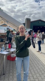 Ein Applaus!👏🏻
Für alle helfenden Hände und natürlich auch für alle Gäste, die sich auf den Weg zu uns gemacht haben!
Was war das wieder für ein Fest!🥳 Es war uns eine Freude das Hoffest zum 4. Mal auszurichten!🚜🐗🐮🐥 #hoffest #applaus #hofladen #dörpen #emsland
